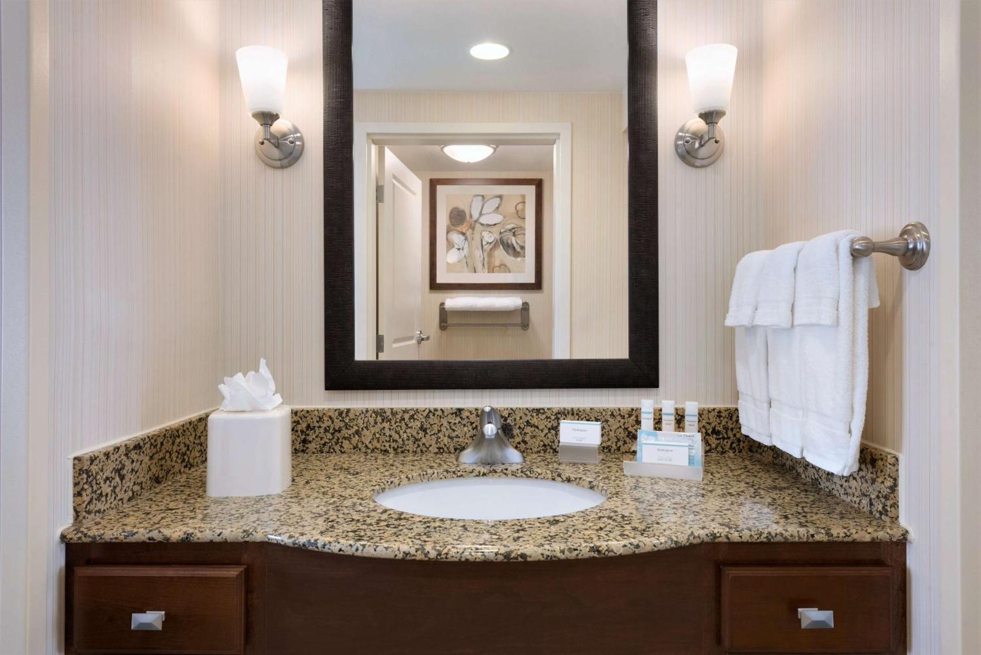 Homewood Suites By Hilton Madison West Buitenkant foto